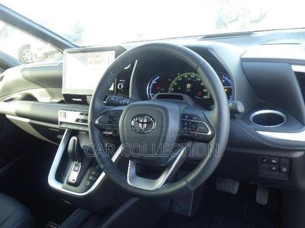 Toyota Voxy SZ 2022