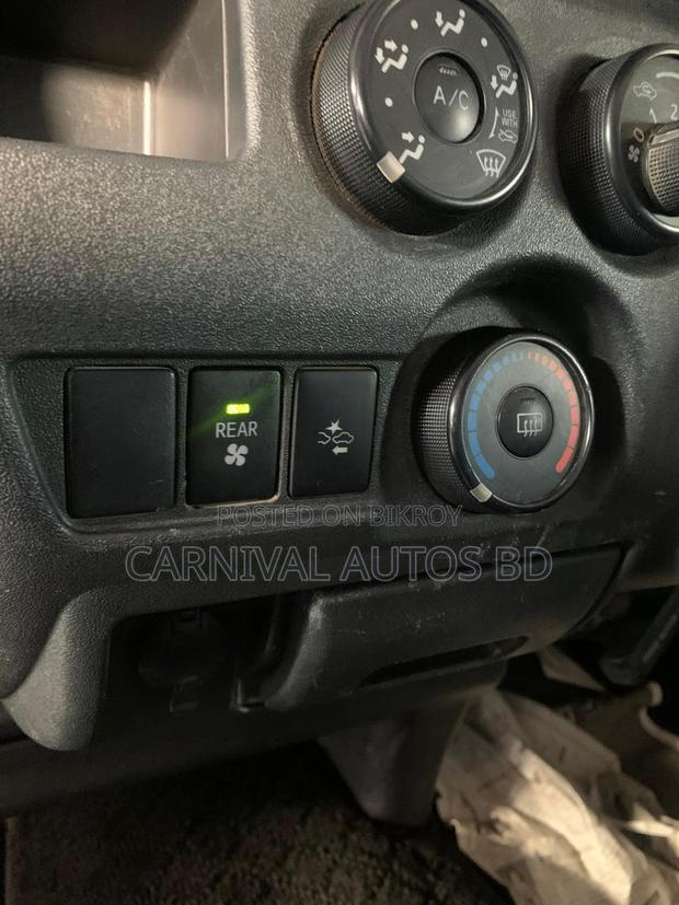 Toyota Hiace GL PACKAGE DUAL AC 2020