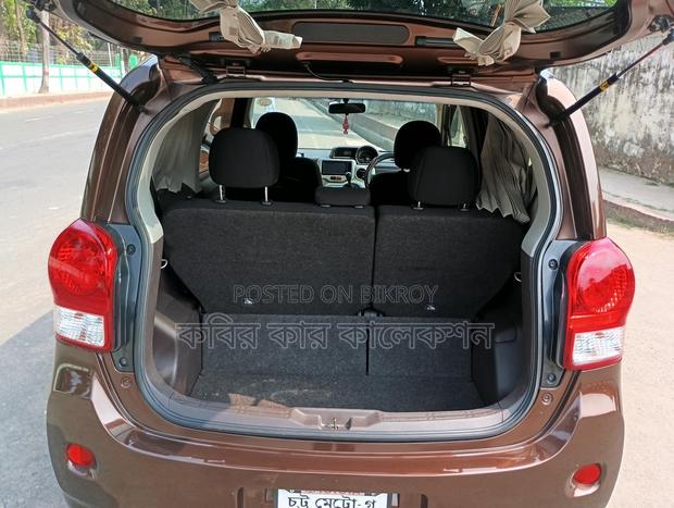 Toyota Porte gray 2015