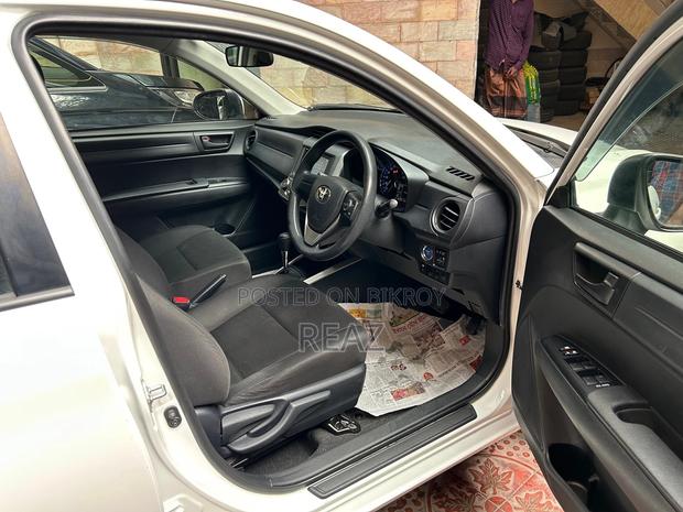 Toyota Corolla Fielder 1.5 Hybrid FWD 2020 White
