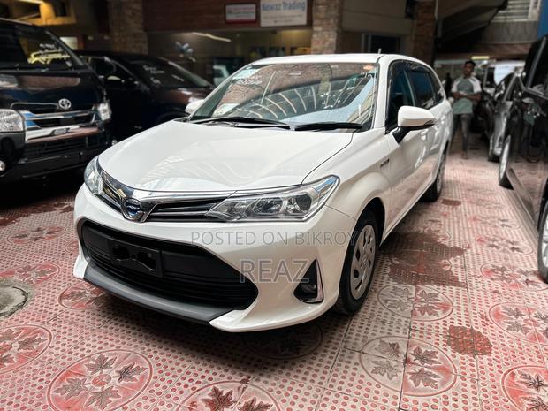 Toyota Corolla Fielder 1.5 Hybrid FWD 2020 White