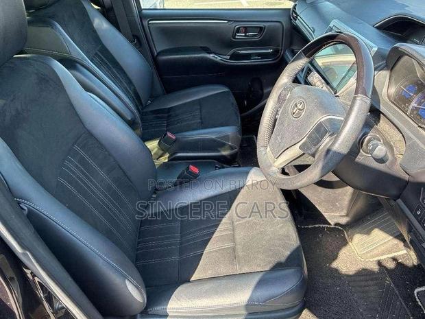 Toyota Esquire GI PREMIUM HYBRID 2021
