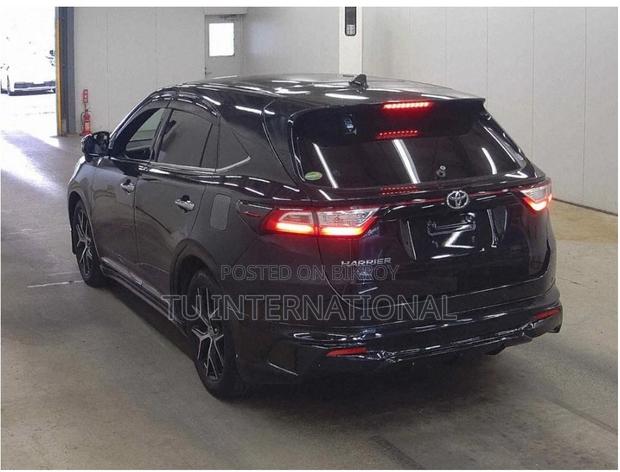 Toyota Harrier Non-Hybrid sunroof 2020