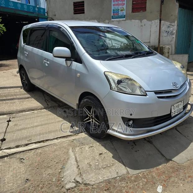 Toyota Passo Sette 7Seat 1.5L 2011