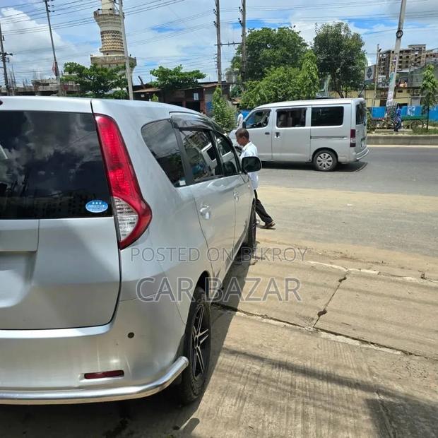 Toyota Passo Sette 7Seat 1.5L 2011