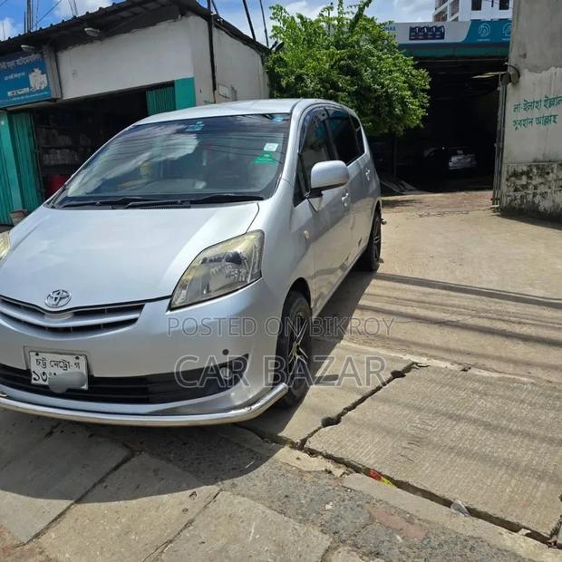 Toyota Passo Sette 7Seat 1.5L 2011