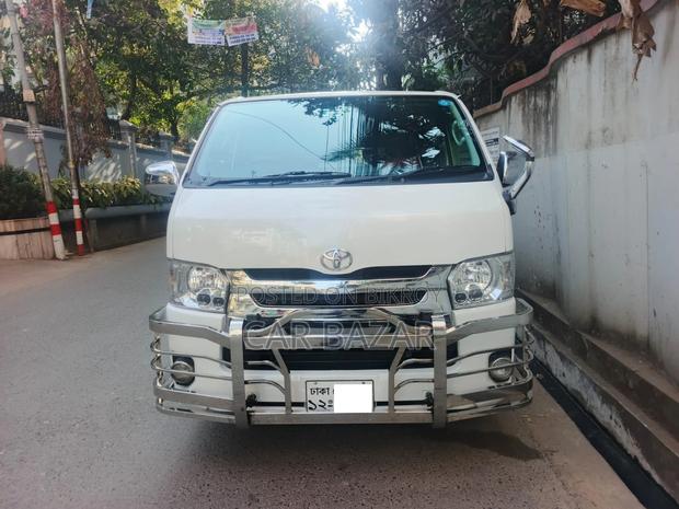 Toyota Hiace SUPER GL REGUIS AC 2018