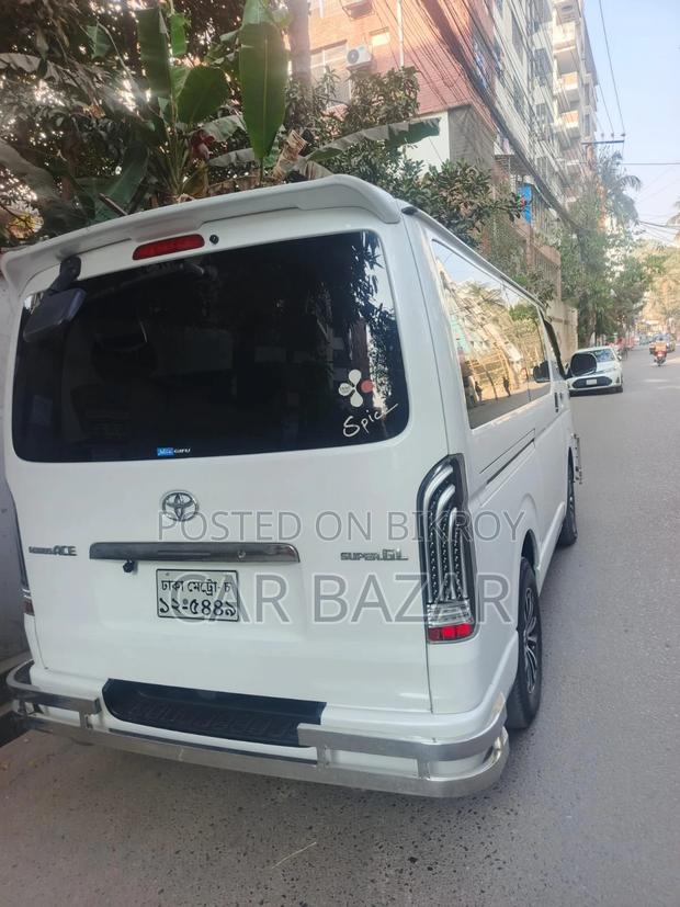 Toyota Hiace SUPER GL REGUIS AC 2018