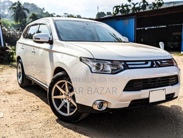 Mitsubishi Outlander SE (2WD) 2013 Pearl