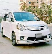 Toyota Noah Sunroof MoonRoof 2011 for sale