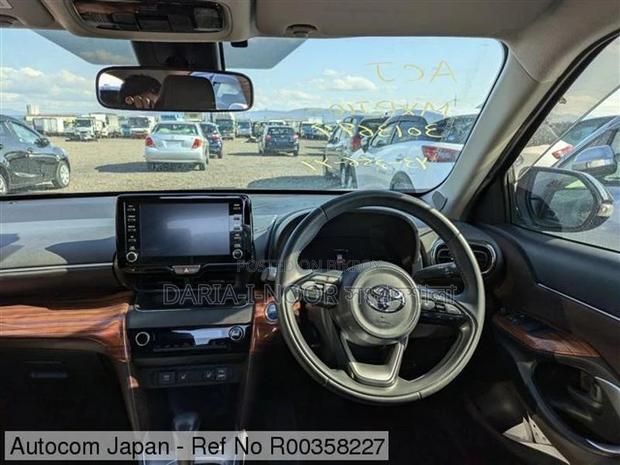 Toyota Yaris Cross Wine 2 Tone [2] 2021