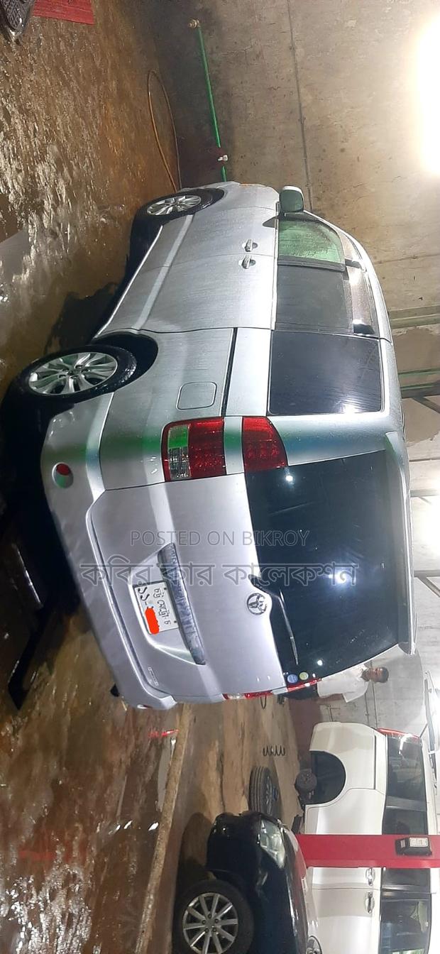 Toyota Noah silver 2005