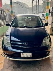 Toyota ist black 2004 for sale