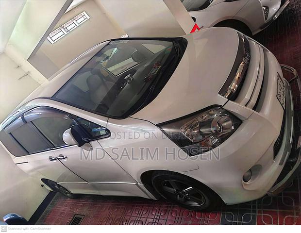 Toyota Noah . 2009