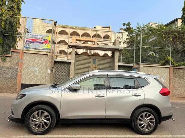 Nissan X-Trail Full package 2015