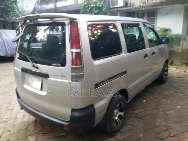 Toyota Noah Kr42 GL SILVER 2004