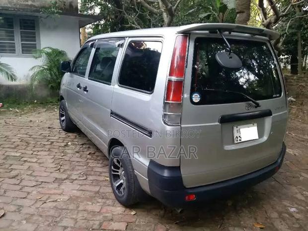 Toyota Noah Kr42 GL SILVER 2004