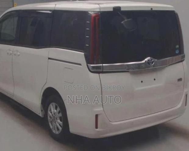 Toyota Noah PUSH START X HYBRID 2021