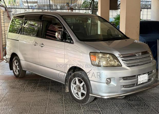 Toyota Noah X SILVER 2003 Silver