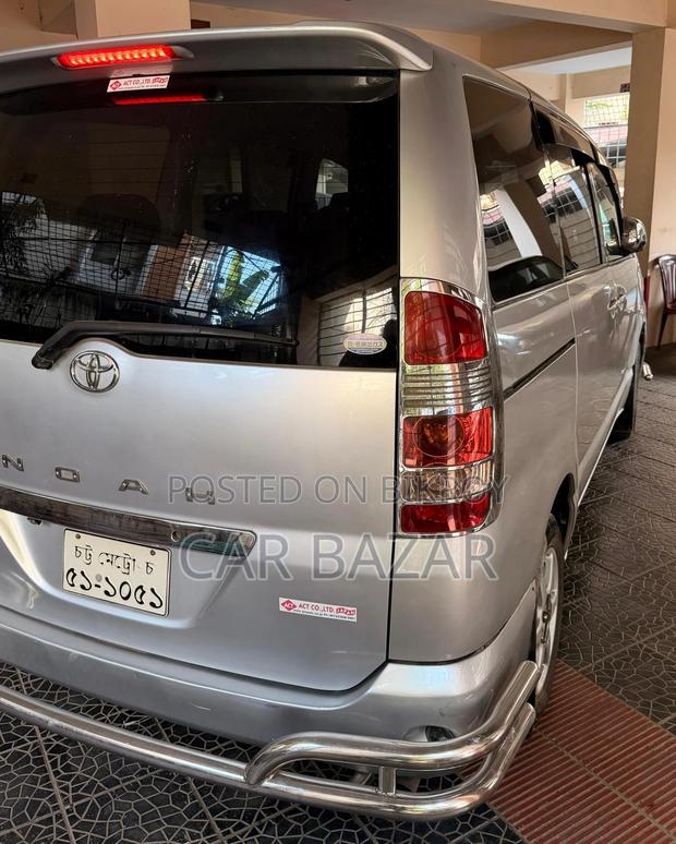 Toyota Noah X SILVER 2003 Silver