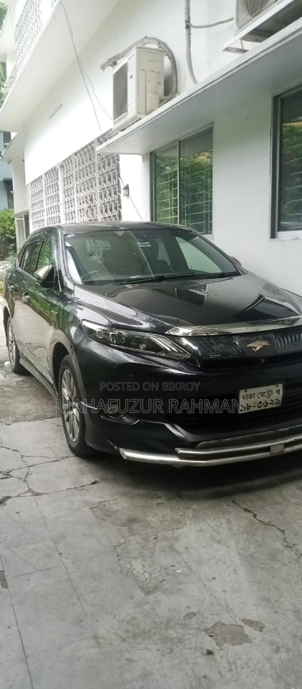 Toyota Harrier . 2015