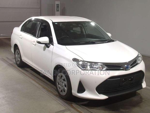 Toyota Axio HYBRID EX = 4 AP 2020