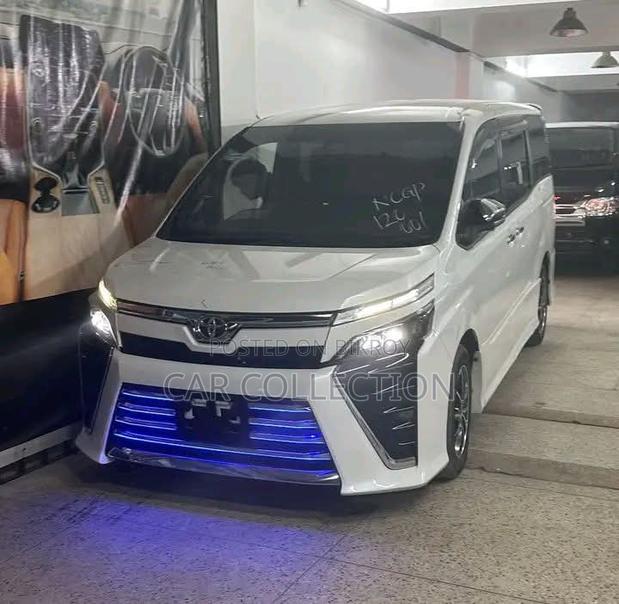 Toyota Voxy ZsKiramikNonHyPearl 2020