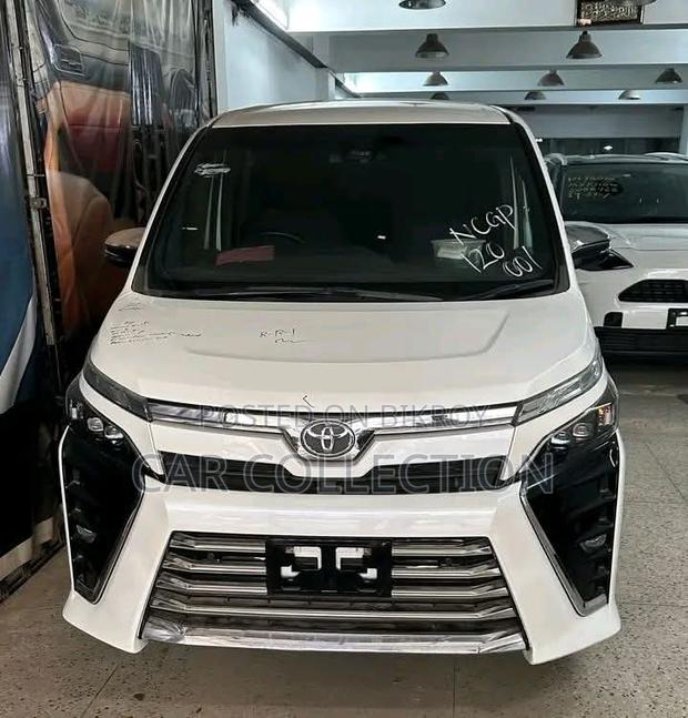Toyota Voxy ZsKiramikNonHyPearl 2020