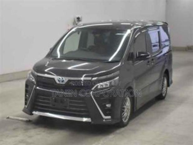 Toyota Voxy HY ZS Red Colour Int 2021