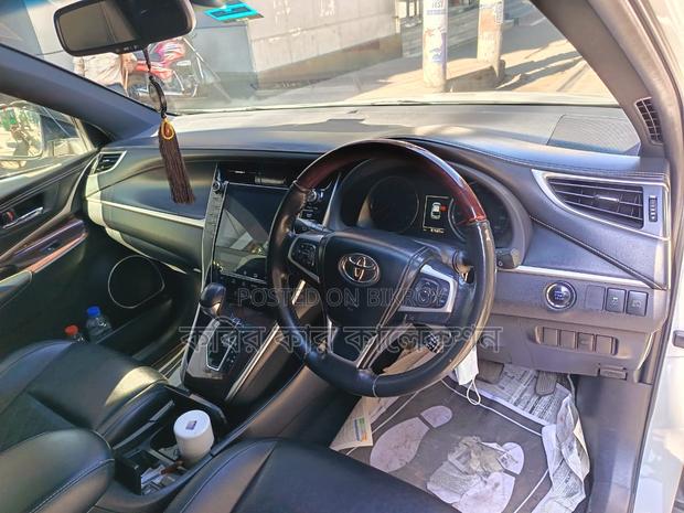 Toyota Harrier advance premium 2014