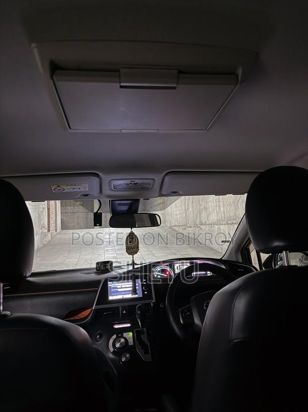 Toyota Sienta 2018 Purple