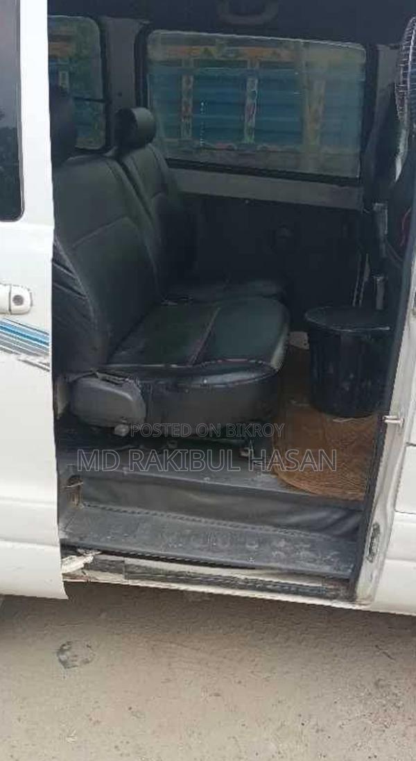 Toyota Noah ` 2006