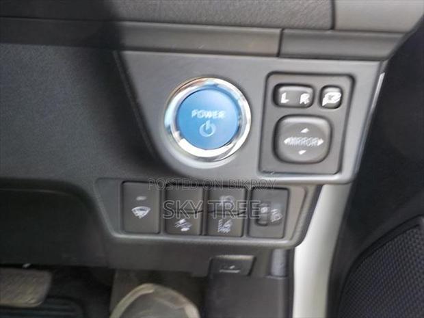 Toyota Axio Hybrid Ex 2020