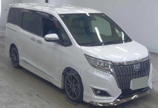 Toyota Esquire GI PREMIUM HYB 4.5PT 2021