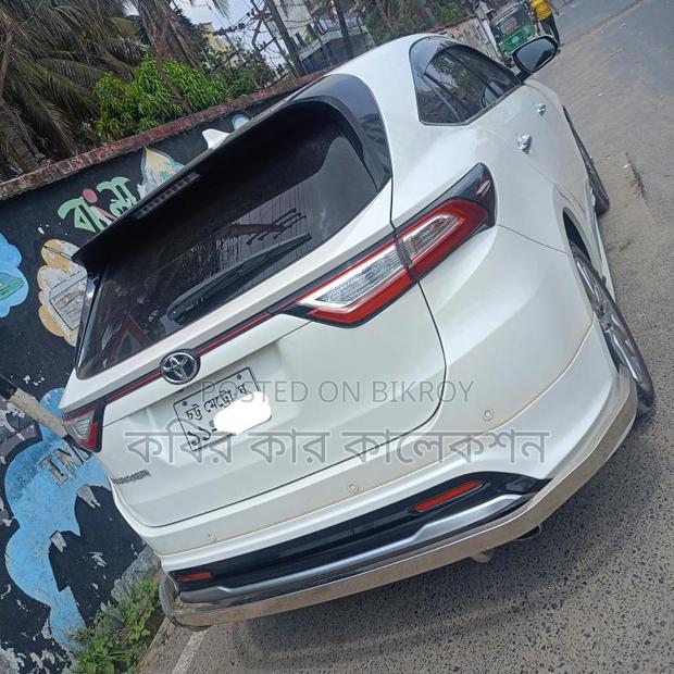 Toyota Harrier advance premium 2019