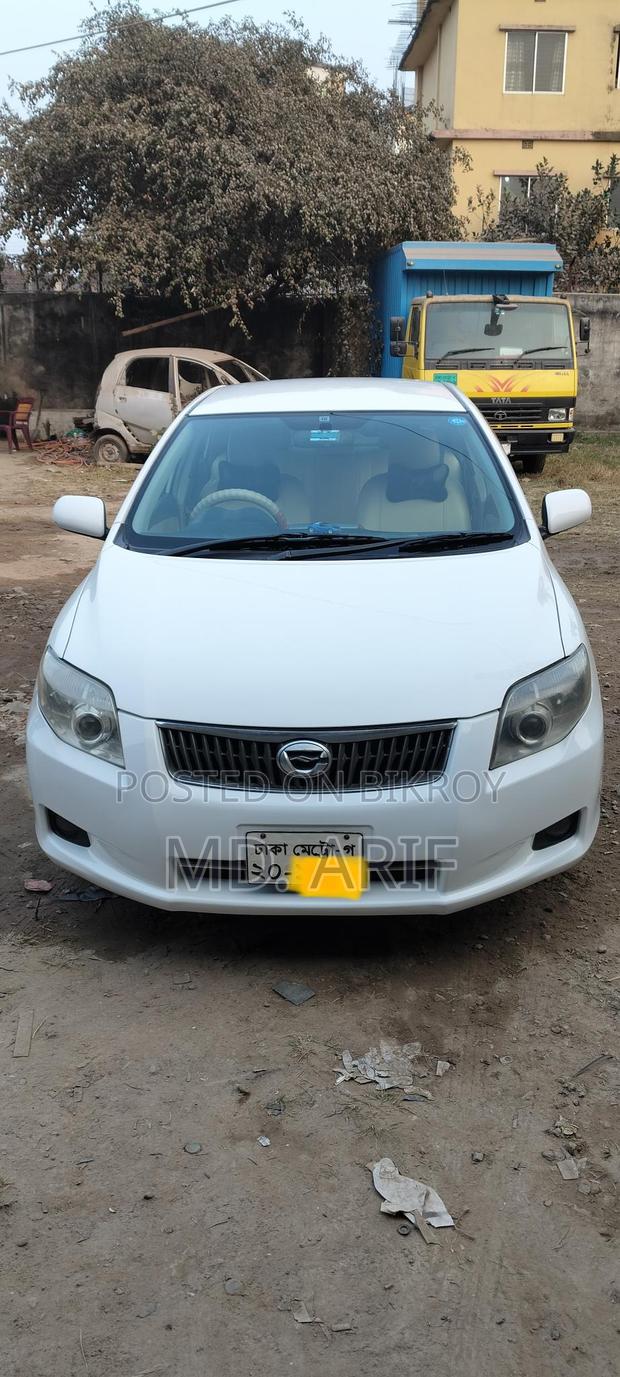 Toyota Axio . 2010