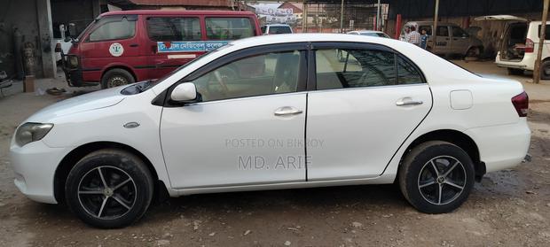Toyota Axio . 2010