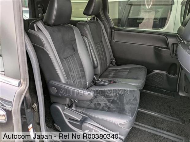Toyota Esquire GI Premium 2020