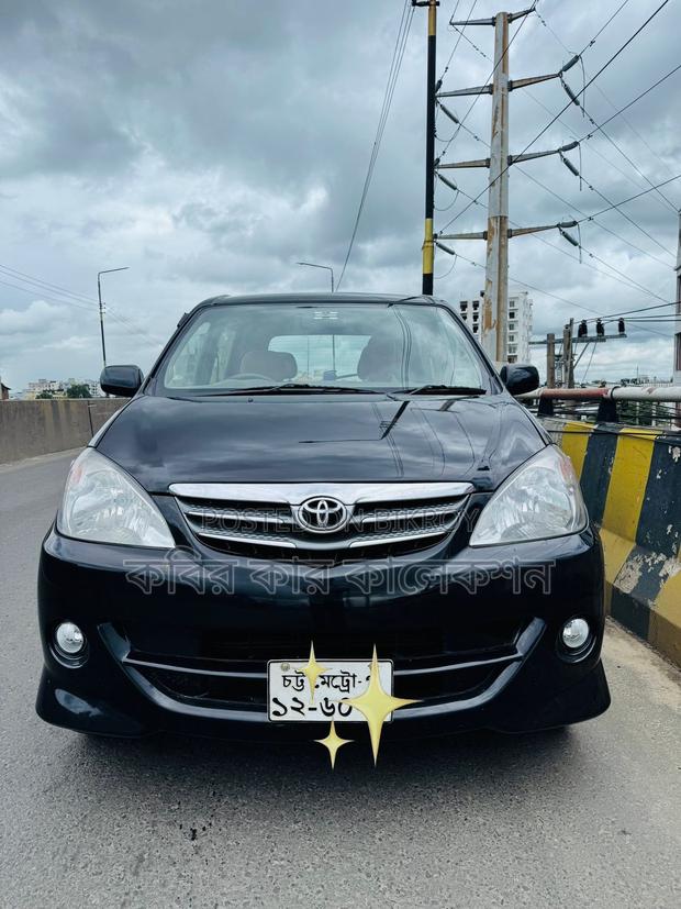 Toyota Avanza back 2010