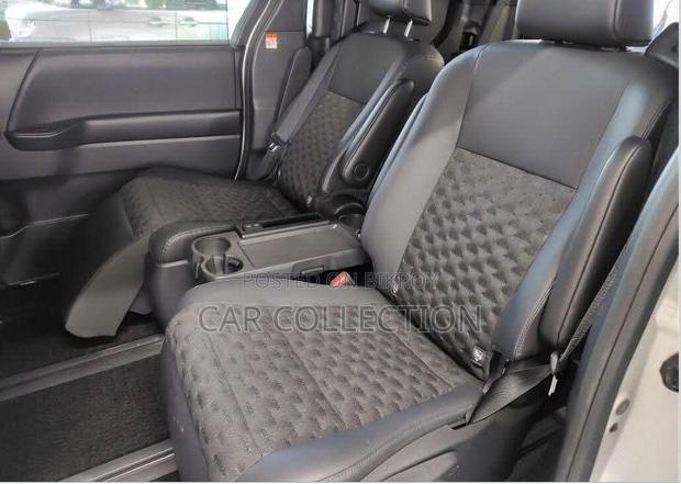 Toyota Voxy SZ , PEARL ARO KIT 2023