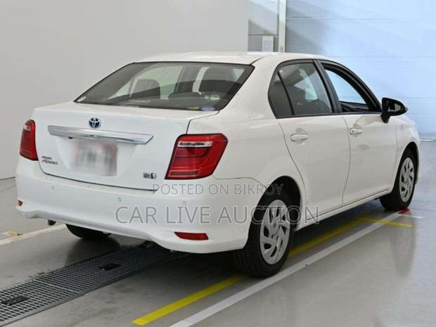 Toyota Axio HYBRID EX 2021