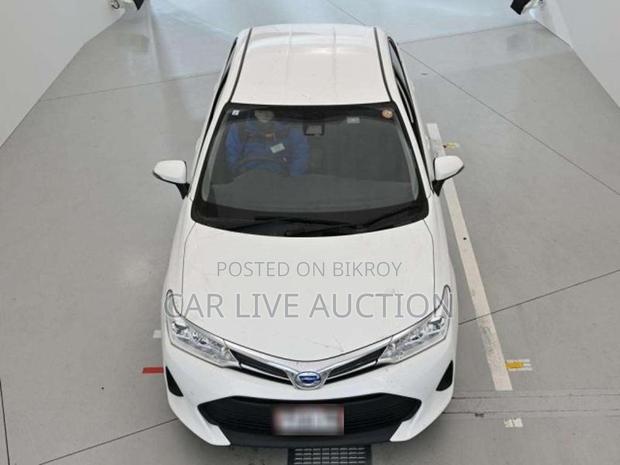 Toyota Axio HYBRID EX 2021