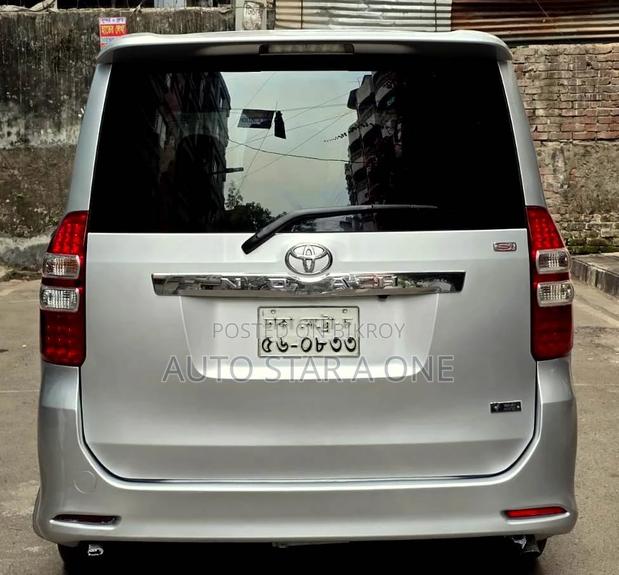 Toyota Noah Si Octane Push 2010