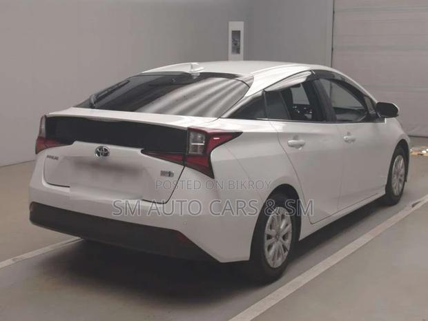 Toyota Prius S Safety Plus Pearl 2021