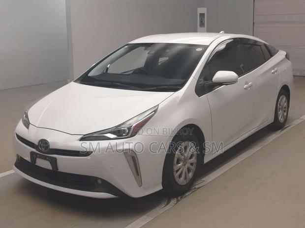 Toyota Prius S Safety Plus Pearl 2021