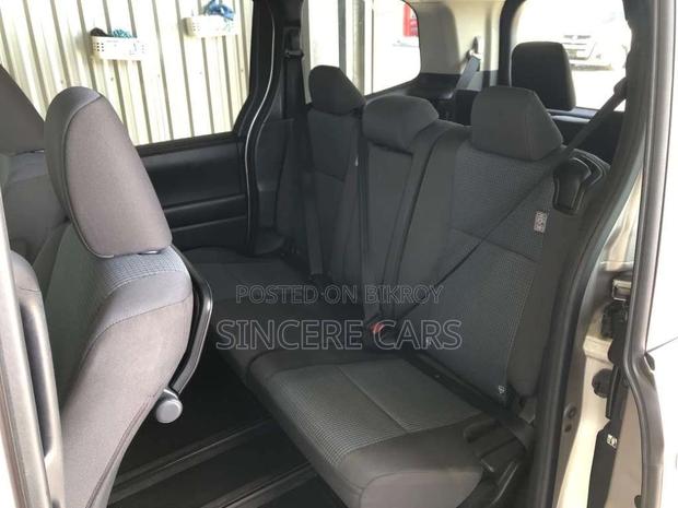 Toyota Noah X HYB PUSH 1DR PWR 2022