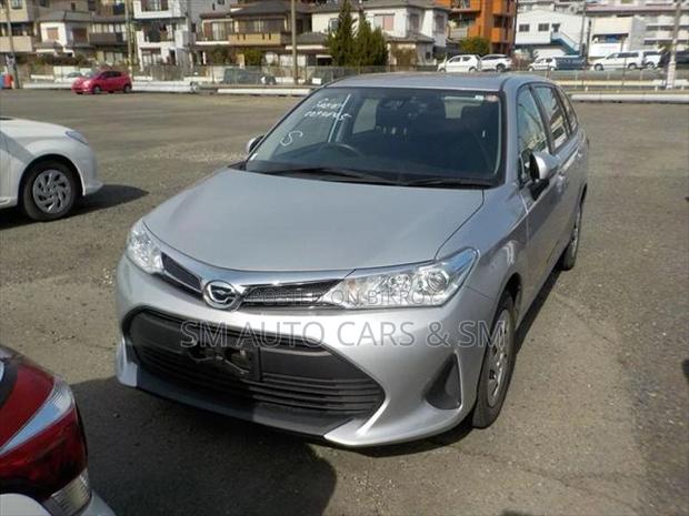 Toyota Fielder Non Hybrid EX Silver 2021