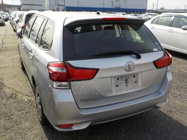 Toyota Fielder Non Hybrid EX Silver 2021