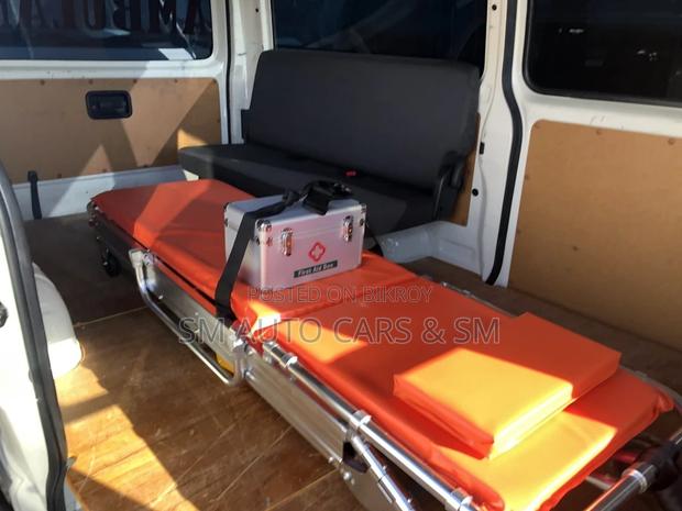 Toyota Hiace Ambulance DX White 2021