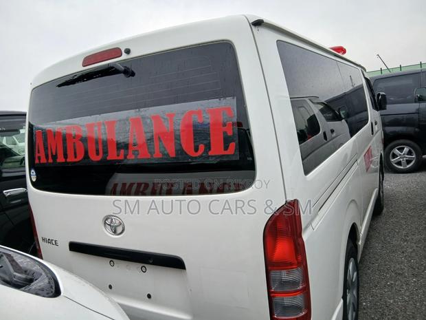 Toyota Hiace Ambulance DX White 2021